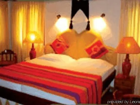 本祖雅酒店 Villanueva de Ardisana