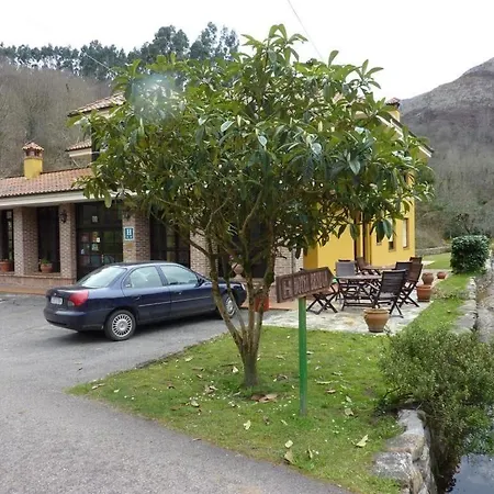 本祖雅酒店 2* Villanueva de Ardisana