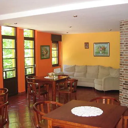 本祖雅酒店 Villanueva de Ardisana